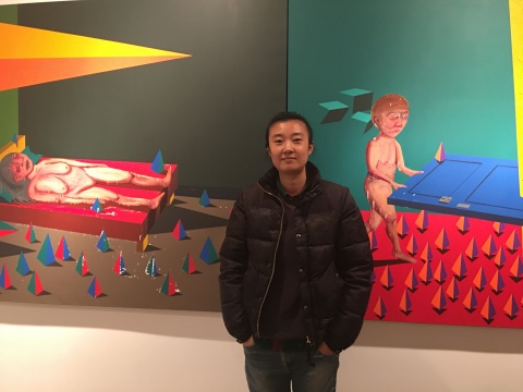 艺术家徐毛毛在她的作品前
艺术家徐毛毛在她的作品前
