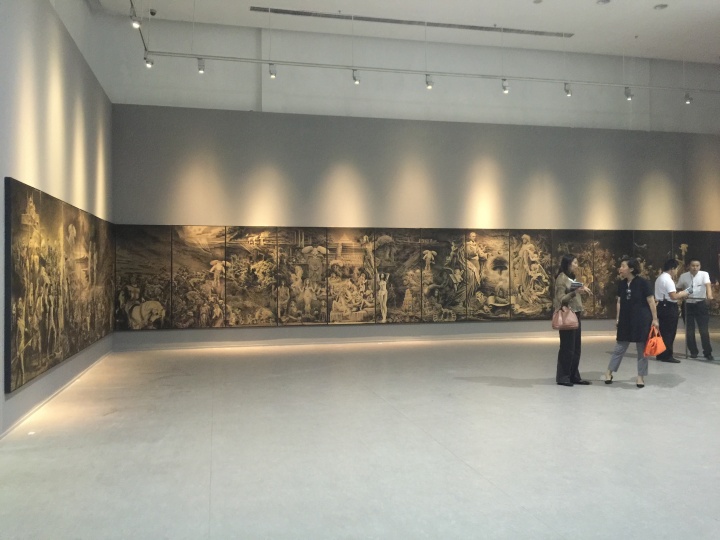 OCAT西安馆夏季展,位于二层展厅中任戬 的作品《纪元》
OCAT西安馆夏季展,位于二层展厅中任戬 的作品《纪元》