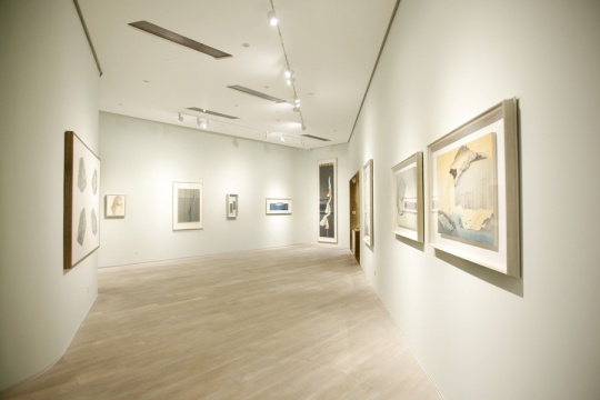 参展艺术家的艺术创作涵盖了油画和水墨以及摄影等不同的媒材
参展艺术家的艺术创作涵盖了油画和水墨以及摄影等不同的媒材