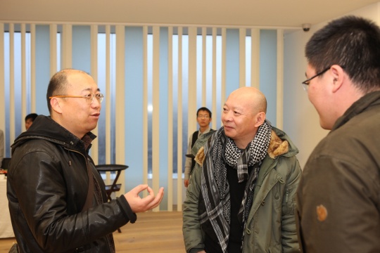 开幕式结束后到场来宾交流
开幕式结束后到场来宾交流