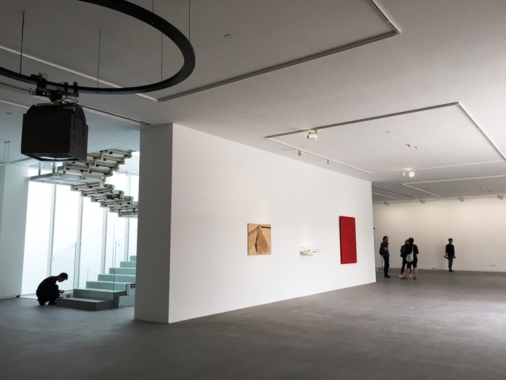 4月份,今格空间开幕展“虚空:禅意之维” 共计三层展览空间
4月份,今格空间开幕展“虚空:禅意之维” 共计三层展览空间