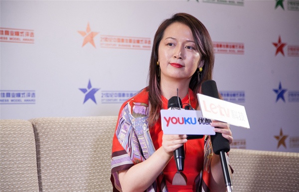 阿波罗艺术网董事长郝友接受本刊记者采访
阿波罗艺术网董事长郝友接受本刊记者采访