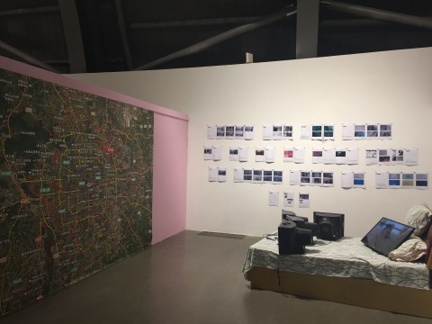 由宋兮、杨欣嘉策划、多个艺术家参与的“圆梦公寓”项目展示
由宋兮、杨欣嘉策划、多个艺术家参与的“圆梦公寓”项目展示
