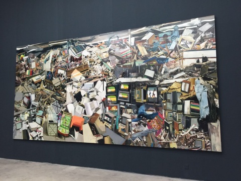 《平行悬置》 300×600cm 布面油画 2014-2015
《平行悬置》 300×600cm 布面油画 2014-2015