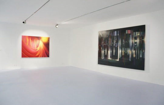 《红幕》 布面油画 200×150cm 2015;《入口》 布面油画 300×200cm 2015
《红幕》 布面油画 200×150cm 2015;《入口》 布面油画 300×200cm 2015