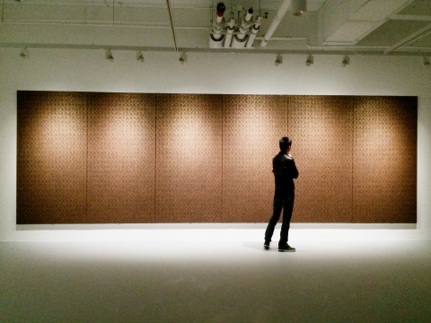 现场展出作品《合》 2.35×1.2m 布面丙烯 2015 现场展出作品《合》 2.35×1.2m 布面丙烯 2015