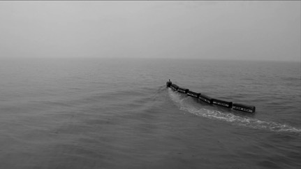 《刺船》 4分50秒 黑白单频录像 2013
