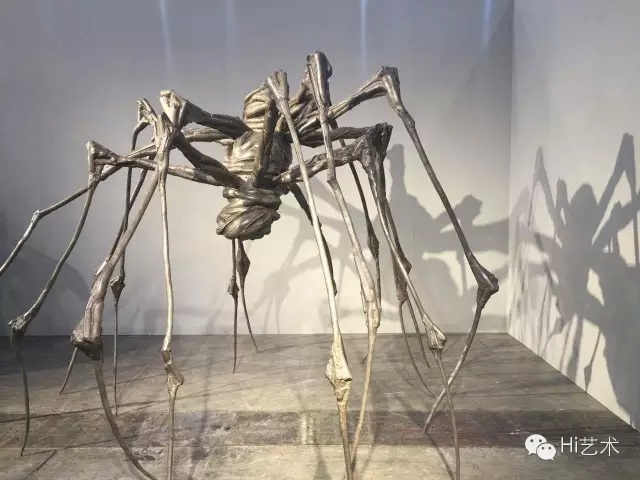 全场最贵的作品来自于路易斯·布尔乔亚《Spider Couple》 售价为1亿港币