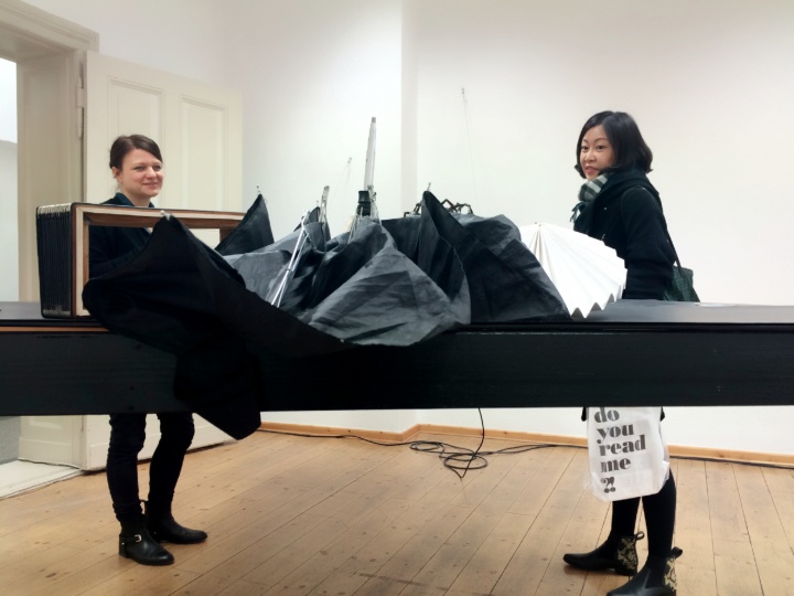 拜访德国艺术家工作室,已是候鸟工作室的日常工作之一
拜访德国艺术家工作室,已是候鸟工作室的日常工作之一