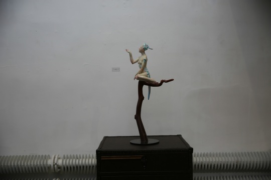 王晓琳 《向往着的未来》 铸铜着色 72x36x22cm 2014年
王晓琳 《向往着的未来》 铸铜着色 72x36x22cm 2014年