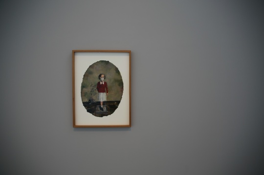 张晓刚 《口罩》 51×37.5cm 2015年
张晓刚 《口罩》 51×37.5cm 2015年