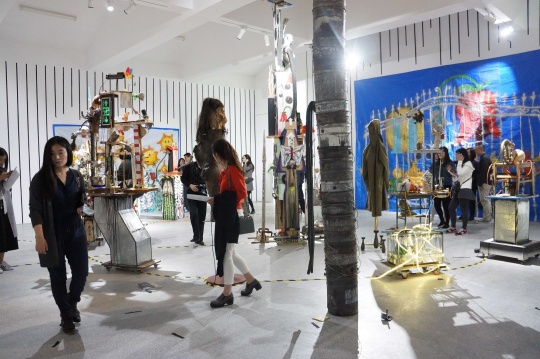童昆鸟个展站台开幕 现实比浪漫还浪漫 童昆鸟个展站台开幕 现实比浪漫还浪漫