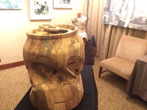 晴山当代艺术中心本届选择了更大的展位
晴山当代艺术中心本届选择了更大的展位