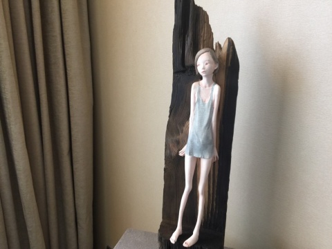 金钕 《海面上升》 15x15x43cm 纸粘土、木
金钕 《海面上升》 15x15x43cm 纸粘土、木
