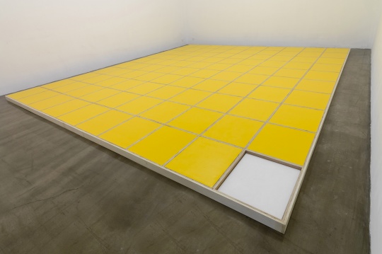 《无题》 500×600cm 装置:油画、画框、画布 2016
《无题》 500×600cm 装置:油画、画框、画布 2016