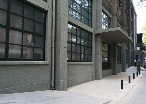今年年初全新装修后的“长征空间”外观,基于原建筑本来的面貌低调亮相
今年年初全新装修后的“长征空间”外观,基于原建筑本来的面貌低调亮相
