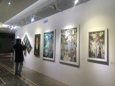 位于官舍二楼的展区,艺术家李汉周作品。
位于官舍二楼的展区,艺术家李汉周作品。