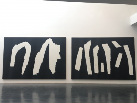 马可鲁作品。左：《无题2015-1988之一》、《无题2015-1988之二》
