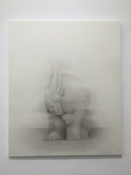 《舔手的兔子》 185×156cm 宣纸水墨 2016
