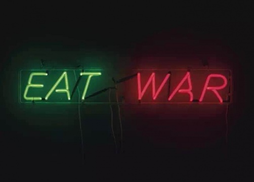 布鲁斯·纽曼的作品《Eat War》,前泽友作以168.5万美金购得,同样刷新了该艺术家的市场纪录(©2016纽约佳士得)
布鲁斯·纽曼的作品《Eat War》,前泽友作以168.5万美金购得,同样刷新了该艺术家的市场纪录(©2016纽约佳士得)