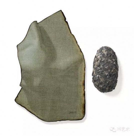 姜吉安 《丝绢.剩余价值》 35x33cm 现成品绘画 2013
姜吉安 《丝绢.剩余价值》 35x33cm 现成品绘画 2013