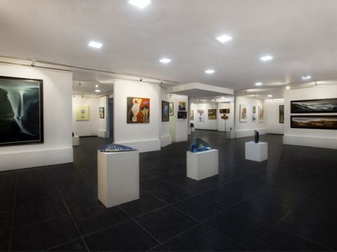 孟买艺术中心(The Art Hub)开幕展“艺术的秘密会议”。
孟买艺术中心(The Art Hub)开幕展“艺术的秘密会议”。
