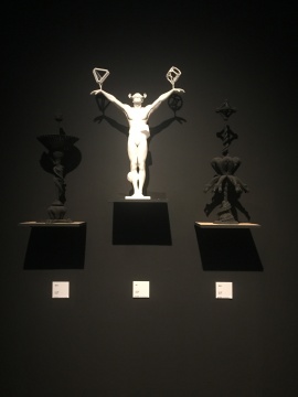 田晓磊3D打印作品，左起：《图腾1号》、《提升》、图腾2号》
