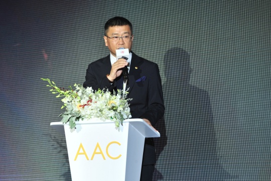 AAC艺术中国发起人、雅昌文化集团董事长万捷先生发表讲话
