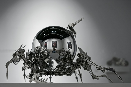 《梦游者》  75x95x50cm 不锈钢 Stainless steel 2016
