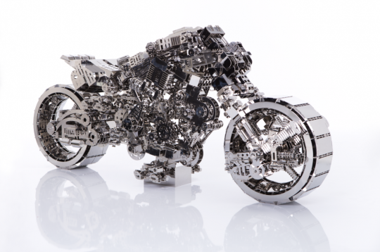 《机器路霸-脉冲》 130×60×70cm 不锈钢 Stainless steel 2015
《机器路霸-脉冲》 130×60×70cm 不锈钢 Stainless steel 2015