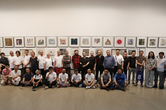 参展艺术家与水墨年鉴团队合影
参展艺术家与水墨年鉴团队合影