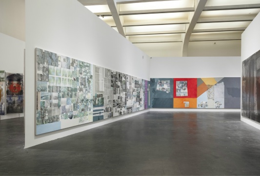 《四分之一英里画作》由190部分组成,长度约305米。
《四分之一英里画作》由190部分组成,长度约305米。