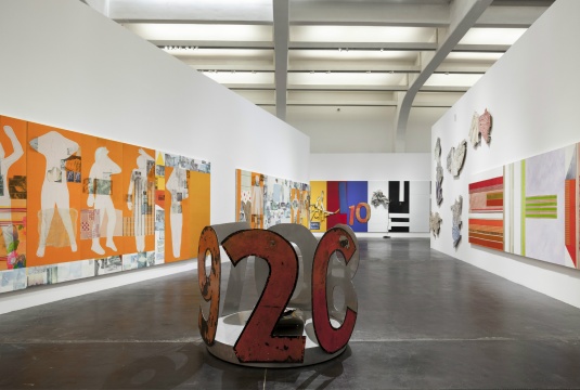 作品组成部分的数量与确切排列顺序会随着其不同的展览布置而改变，这次在尤伦斯当代艺术中心的展览，是这件作品最完整的一次呈现。
