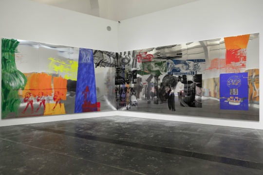 这是《四分之一英里画作》自劳森伯格过世之后的首次展出。
这是《四分之一英里画作》自劳森伯格过世之后的首次展出。