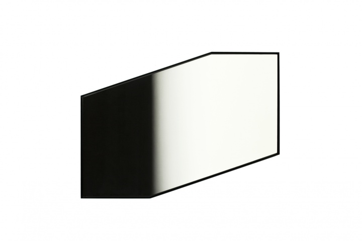 《大于1/3》 101×140cm 布上油画 2015
《大于1/3》 101×140cm 布上油画 2015
