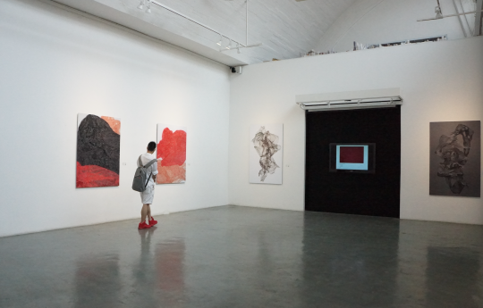 黄旭摄影作品《云系列》展览现场
黄旭摄影作品《云系列》展览现场