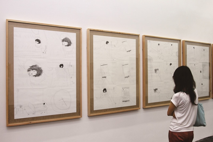 王兴伟策划的展览“具体”现场展出的温凌作品,王兴伟认为温凌的卡通画法是很高级的
王兴伟策划的展览“具体”现场展出的温凌作品,王兴伟认为温凌的卡通画法是很高级的