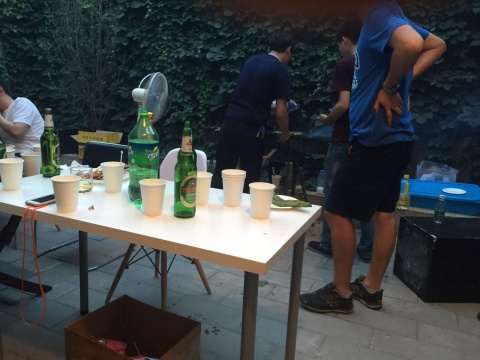 北京公社的烧烤是最先开始的
北京公社的烧烤是最先开始的