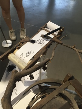 会自动蘸墨、画图的钢笔
会自动蘸墨、画图的钢笔