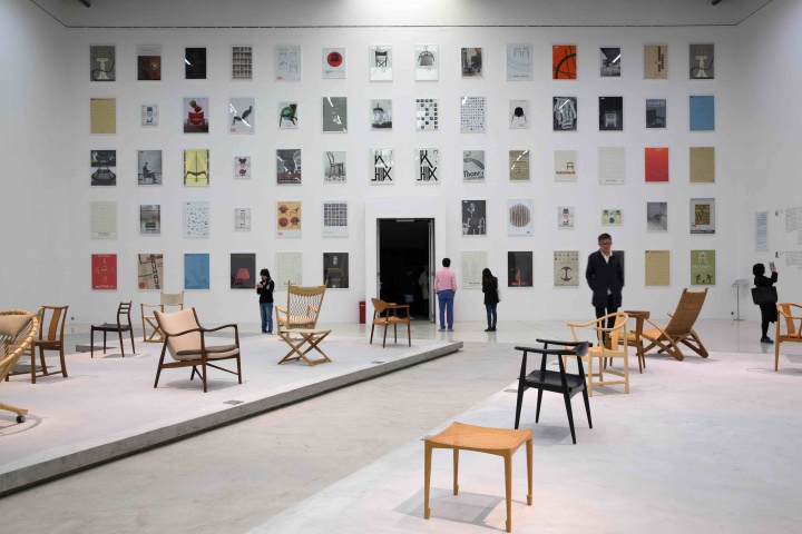 今年四月，由红砖美术馆馆长闫士杰策展的“识别区：中国·丹麦家具设计”展览现场，将中国古代家具与丹麦现代家具并置、对话，为当代家具设计提供一个思考的入口。

