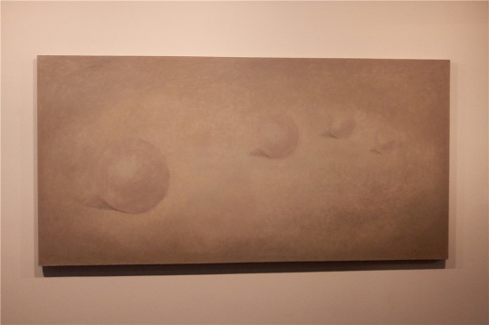 《珍珠》 135×270cm 布面油画 2014
《珍珠》 135×270cm 布面油画 2014