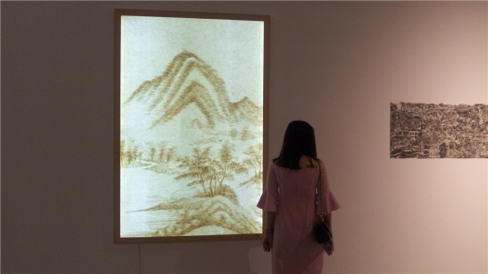 张秋实 《一纸云山—米氏云山10》 149×105cm 灯箱装置 2012
