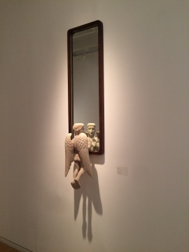 杜春风《天使之门》 150×25×38cm 香樟木&现成品 2013
杜春风《天使之门》 150×25×38cm 香樟木&现成品 2013