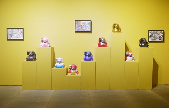 展览现场的雕塑“招财虎” 展览现场的雕塑“招财虎”