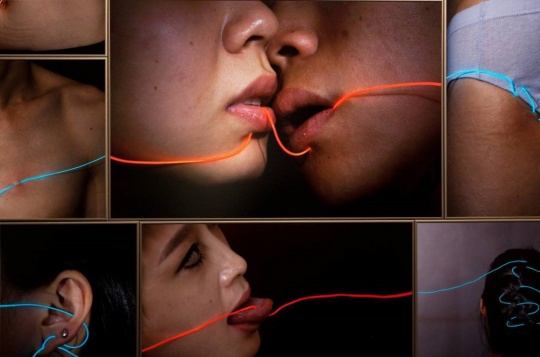 胡为一(Hu Weiyi), 《I quietly wait for the light to pierce my body》,(2014)
图片: Photo courtesy of Hu Weiyi and Edmond Gallery
胡为一(Hu Weiyi), 《I quietly wait for the light to pierce my body》,(2014)
图片: Photo courtesy of Hu Weiyi and Edmond Gallery
