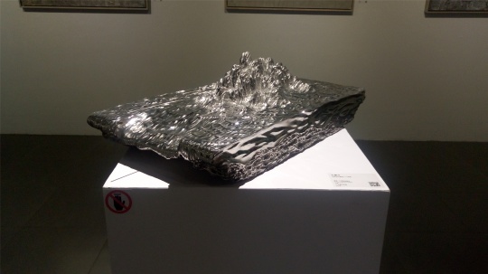 孔景才 《大好河山系列——坦克》 72×40×22cm 不锈钢抛亮光 2016
