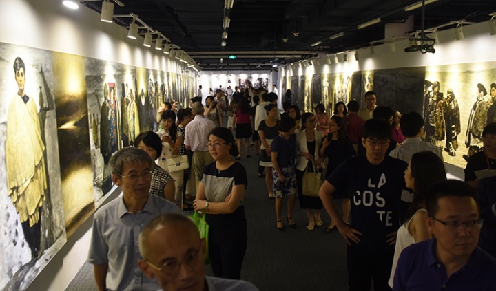 8月5日,“悯伤的史诗——程丛林作品大型项目”于浦东新区洲海路999号森兰国际展厅展出现场
8月5日,“悯伤的史诗——程丛林作品大型项目”于浦东新区洲海路999号森兰国际展厅展出现场