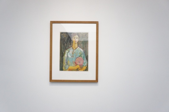 《持扇的女孩》 54×40cm 纸上油画 1979