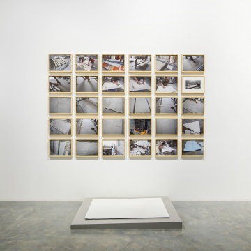 刘建华 《白纸》 120×90×0.5cm 瓷 2012-2016
刘建华 《白纸》 120×90×0.5cm 瓷 2012-2016
