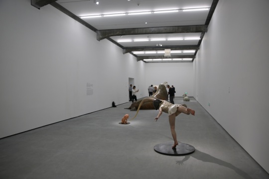 展览布置的节奏非常巧妙,作品之间的距离也非常合适
展览布置的节奏非常巧妙,作品之间的距离也非常合适